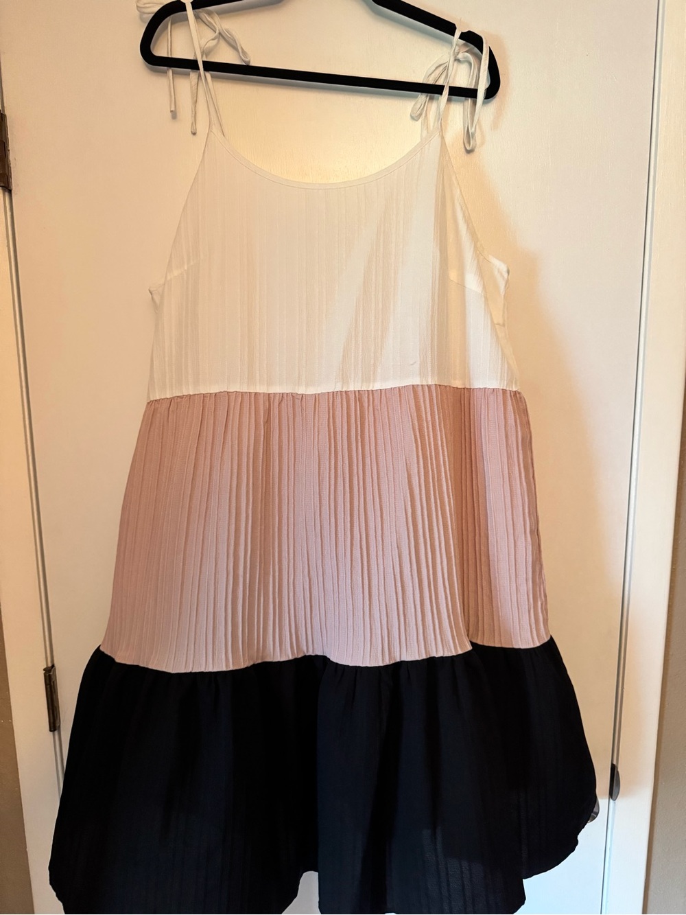 SHEIN White Blush Black Tiered Tie-Shoulder Dress